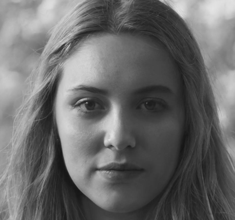 Portrait professionnel d'Agathe Moreau, spécialiste expérience utilisateur